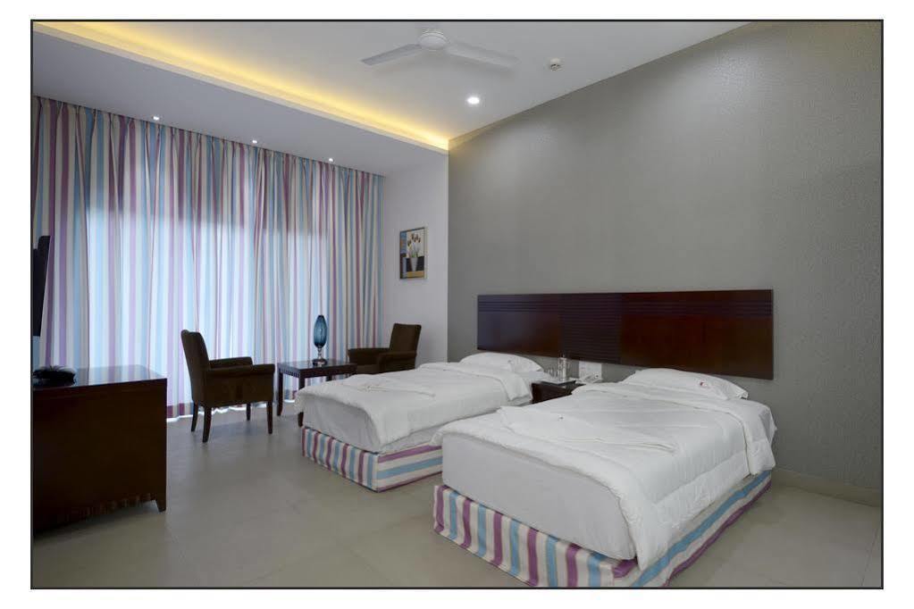 Oyo 710 Hotel Kshitij Pune Exterior photo